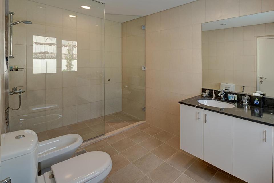 J5 Four Bedroom Villa Holiday Home In Al Wasl For Families Only 두바이 외부 사진